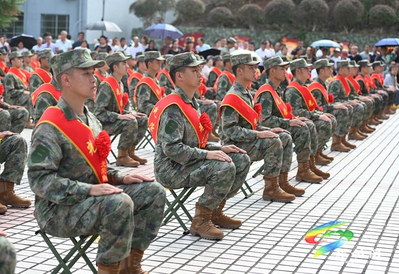松桃舉行2025年下半年新兵歡送儀式