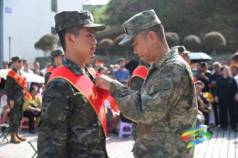 松桃舉行2025年下半年新兵歡送儀式